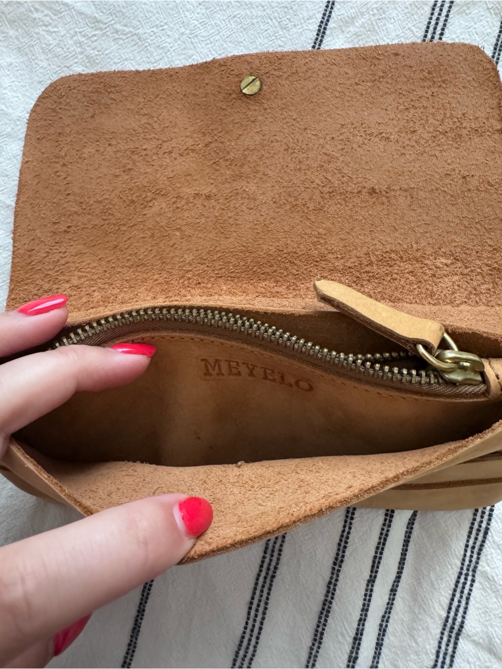 Classic Tan Leather Wallet Clutch - Picture 4 of 5
